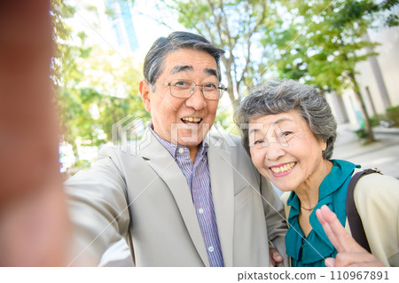 年長夫婦合照 110967891