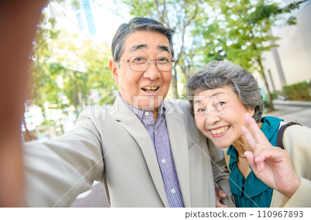 年長夫婦合照 110967893