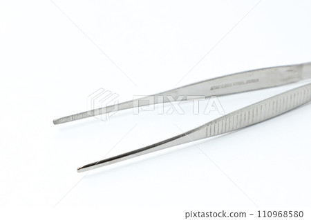 Tweezers, tools, tweezers, medical equipment, treatment, instruments, medical care, accessories, daily necessities, cleanliness, beauty, tools, hospitals 110968580