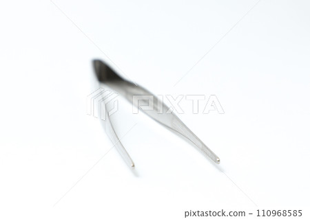 Tweezers, tools, tweezers, medical equipment, treatment, instruments, medical care, accessories, daily necessities, cleanliness, beauty, tools, hospitals Tweezers, tools, tweezers, medical equipment, treatment, instruments, medical care, accessories, daily necessities, cleanliness, beauty, tools, hospitals 110968585