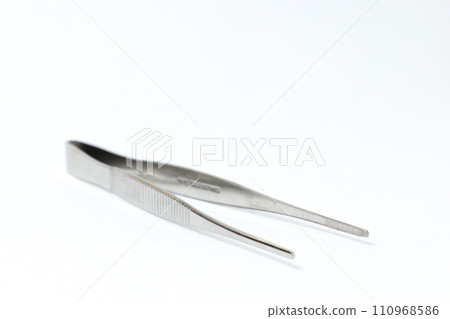 Tweezers, tools, tweezers, medical equipment, treatment, instruments, medical care, accessories, daily necessities, cleanliness, beauty, tools, hospitals Tweezers, tools, tweezers, medical equipment, treatment, instruments, medical care, accessories, daily necessities, cleanliness, beauty, tools, hospitals 110968586