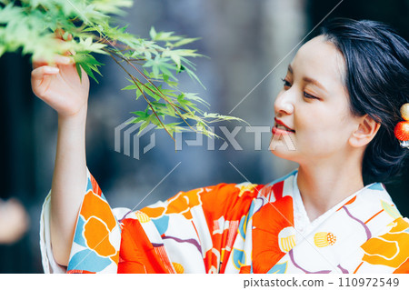 和服的女人去京都遊覽 110972549