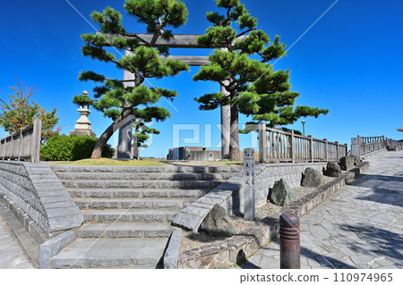東海道 53 站之一的桑名宿「七里之渡」的藍天景色 東海道 53 站之一的桑名宿「七里之渡」的藍天景色 110974965