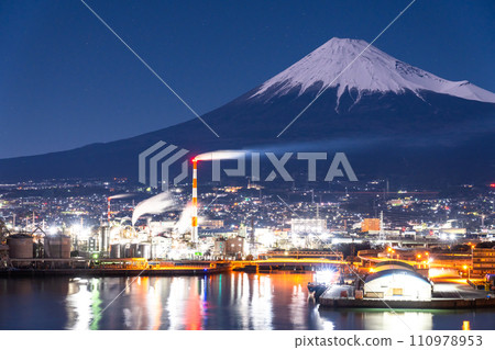 [長野縣]田子浦港和工廠區的夜景，俯瞰富士山 110978953
