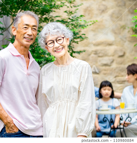 第三代全家福 110980884