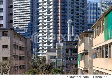 Metropolitan housing complex (Tatsumi, Koto Ward) 110981349