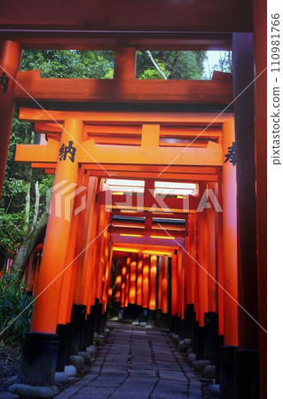 Visit Fushimi Inari Taisha Shrine Visit Fushimi Inari Taisha Shrine 110981766