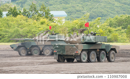 裝載彈藥的陸上自衛隊16型機動戰車 110987008