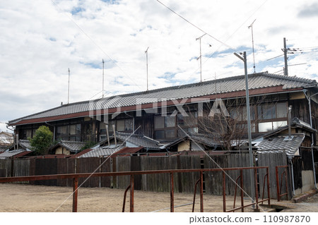 An old and very beautiful building in Kakogawa City, Hyogo Prefecture, Japan 110987870