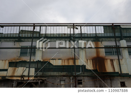 An old and very beautiful building in Kakogawa City, Hyogo Prefecture, Japan 110987886