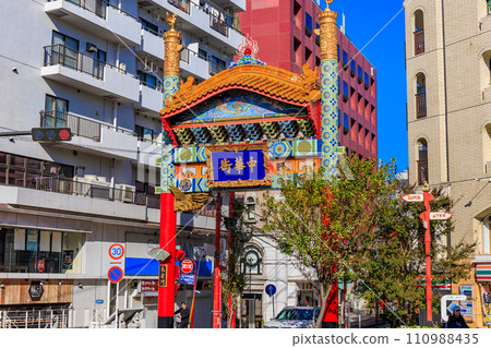 Kanagawa Prefecture, Yokohama City, Yokohama Chinatown (Suzakumon) 110988435