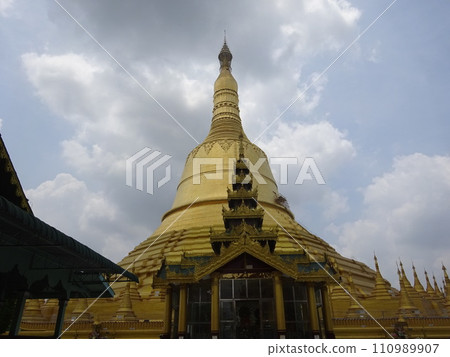 瑞毛都佛塔 (Shwemawdaw Pagoda), 勃固 (勃固), 緬甸 瑞毛都佛塔 (Shwemawdaw Pagoda), 勃固 (勃固), 緬甸 110989907