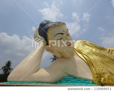 Myataryaung Reclining Buddha (Myataryaung Paya) Myanmar Bago (Peguh) Myataryaung Reclining Buddha (Myataryaung Paya) Myanmar Bago (Peguh) 110989913