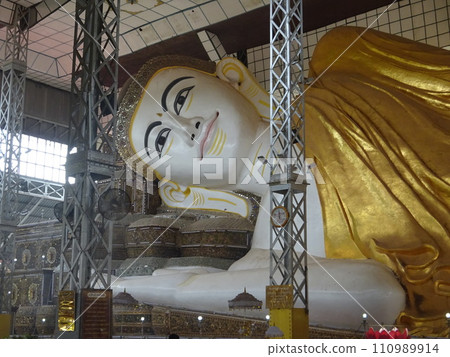 Shwetaryaung Reclining Buddha, Myanmar Bago (Peggu) 110989914