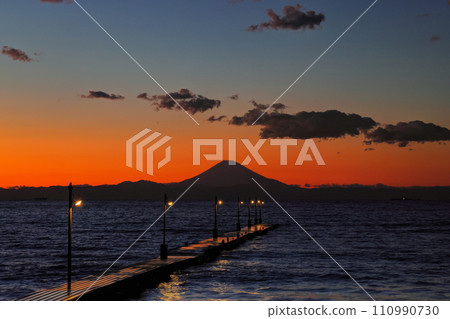 Fuji sunset view from Okamoto Pier (Haraoka Pier) 110990730