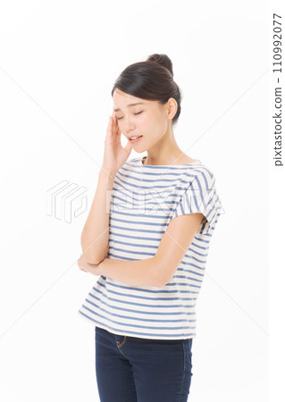 Housewife with a troubled expression Housewife with a troubled expression 110992077