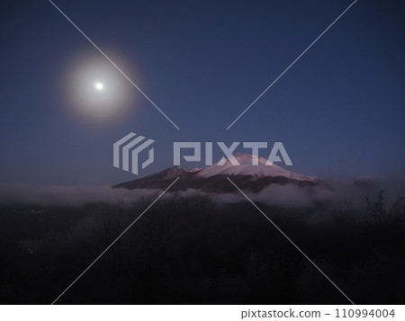 Mt. Asama and moonlight 110994004
