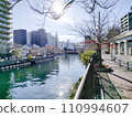 在冬天河景觀 110994607