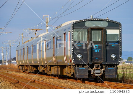 特色 LED：Setaka 和 Minamisetaka 之間運行的 821 系列 110994885