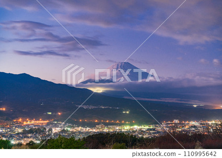 (Shizuoka Prefecture) Twilight evening view of Susono city lights and Mt. Fuji from the western foot of Hakone (Shizuoka Prefecture) Twilight evening view of Susono city lights and Mt. Fuji from the western foot of Hakone 110995642