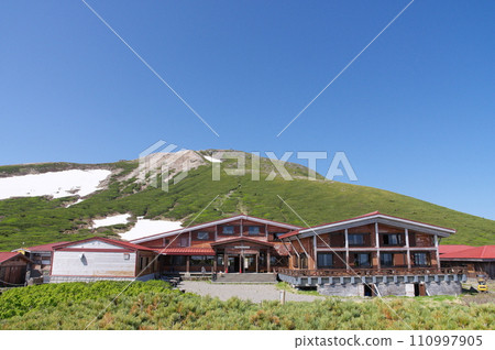 白山室堂和御前峰 白山室堂和御前峰 110997905