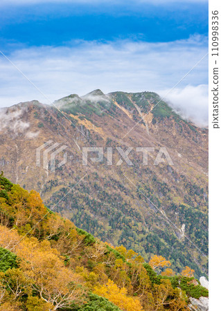Japan's 100 Famous Mountains Sorakidake Climb Ikeyama Ridge Route Kumazawadake Japan's 100 Famous Mountains Sorakidake Climb Ikeyama Ridge Route Kumazawadake 110998336