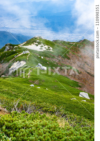 Japan's 100 Famous Mountains Sorakidake Climb: The ridgeline from Komamine Hutte to Komaishi Japan's 100 Famous Mountains Sorakidake Climb: The ridgeline from Komamine Hutte to Komaishi 110998351