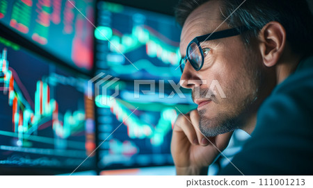 精通技術的經濟學家使用複雜的電腦設定來分析即時交易資料。人工智慧影像 精通技術的經濟學家使用複雜的電腦設定來分析即時交易資料。人工智慧影像 111001213