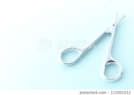 Scissors to cut nose hair Scissors to cut nose hair 111001812