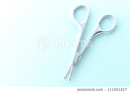 Scissors to cut nose hair Scissors to cut nose hair 111001827