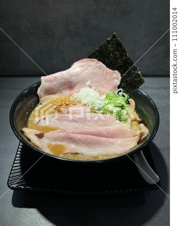 拉麵 111002014