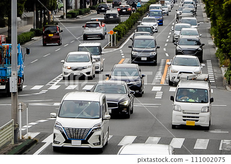 擁擠的主要道路 擁擠的主要道路 111002075