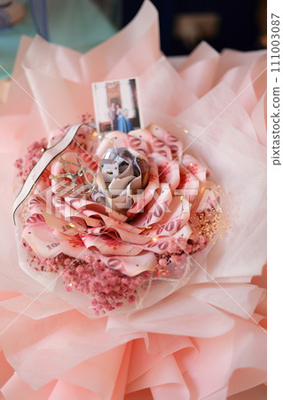 Newly printed bouquet: A creative gift from Yifeng Newly printed bouquet: A creative gift from Yifeng 111003087