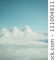 從飛機上看到的晴朗的天空和蔓延的雲彩 111004811