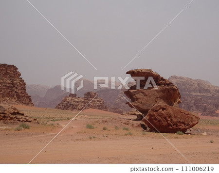 約旦瓦迪拉姆沙漠之旅 約旦瓦迪拉姆沙漠之旅 111006219