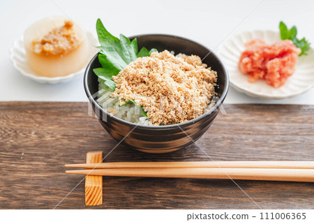 烤鱈魚子飯和配菜 烤鱈魚子飯和配菜 111006365