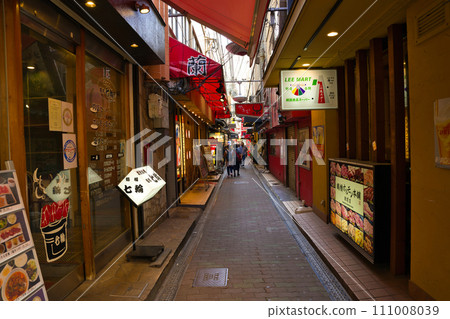 [Osaka Prefecture] Bustling Tsuruhashi Shopping Street in March 111008039