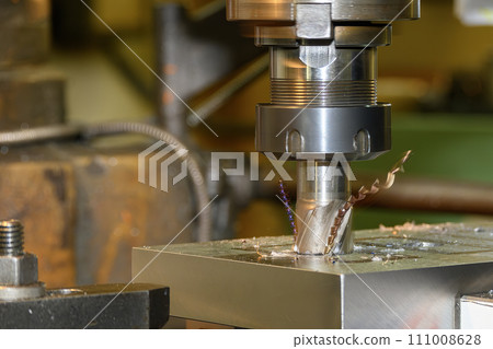 The plunge cutting  process on NC milling machine with flat end mill tools. 111008628