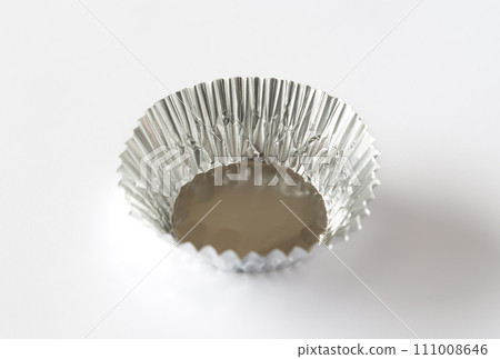 Aluminum cup used for dividing lunch boxes, etc. Small container Aluminum foil processed product 111008646