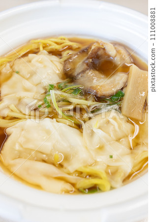 Delicious cup ramen wonton noodles 111008881