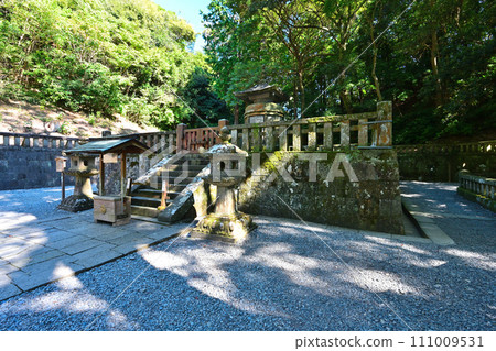 The grounds and view of Kunozan Toshogu Shrine in Sunpu, said to be the tomb of Tokugawa Ieyasu The grounds and view of Kunozan Toshogu Shrine in Sunpu, said to be the tomb of Tokugawa Ieyasu 111009531
