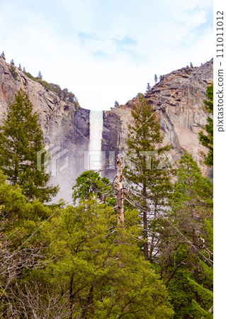 Bridal Veil Falls. Yosemite National Park, California, USA 111011012