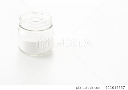 baking soda 111016337