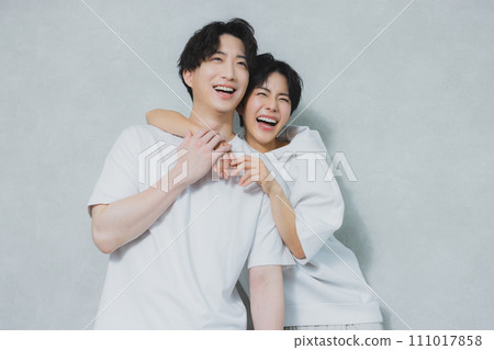 Couple cuddling 111017858