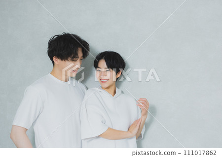 情侶擁抱 111017862