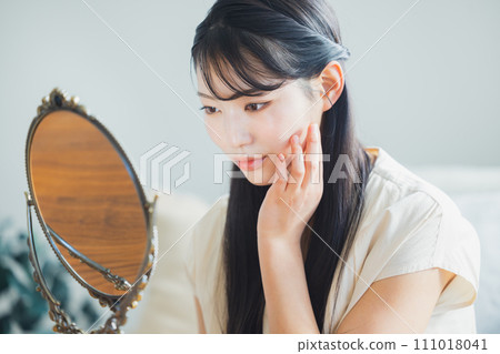 Young woman, beauty image Young woman, beauty image 111018041