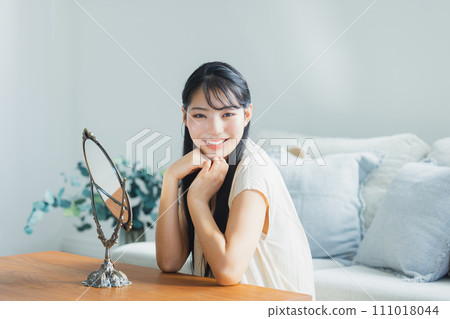 Young woman, beauty image Young woman, beauty image 111018044