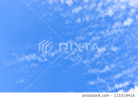 beautiful blue sky and white fluffy group of clouds in the morning, natural background beautiful blue sky and white fluffy group of clouds in the morning, natural background 111019416