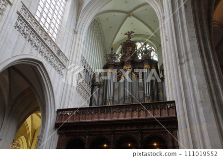 Interior of Notre Dame Cathedral in Antwerp, Belgium, Western Europe, World Heritage Site "Bell Towers of Belgium and France" 111019552