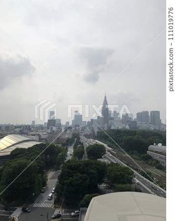 [Tokyo] Shinjuku skyscrapers seen from the hotel 111019776